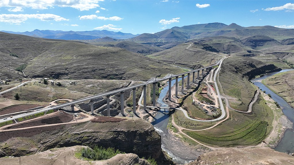 The Senqu Bridge connecting South Africa and Lesotho